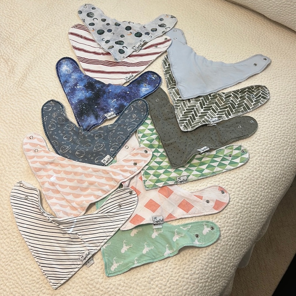 12x baby bibs! Copper Pearl 💙💚